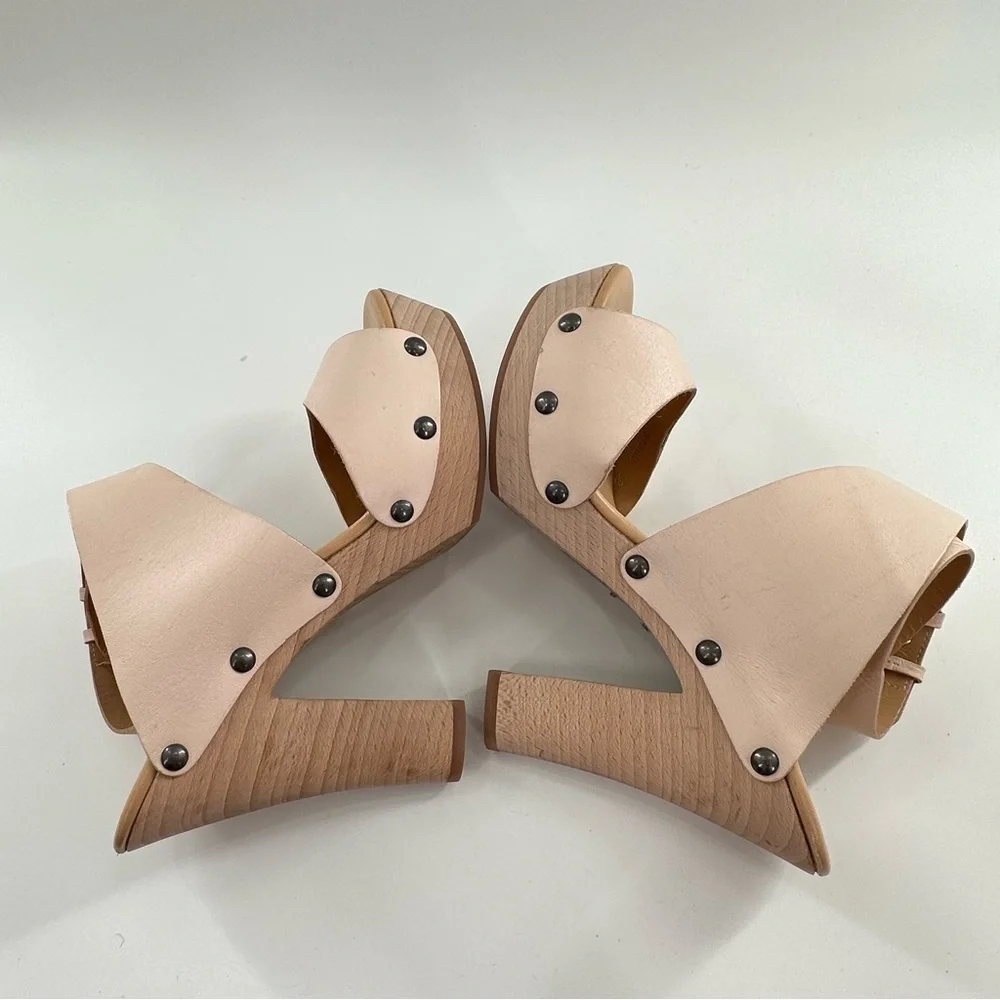 Sergio Rossi heels size 7.5 bone light pink Italian leather wooden platforms